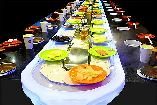 星宇旋轉小火鍋 以卓越產(chǎn)品與暖心服務，打造美食與住宿的融合新體驗
